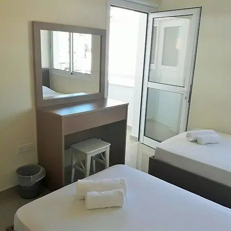 44 Tsimintia Court Ларнака