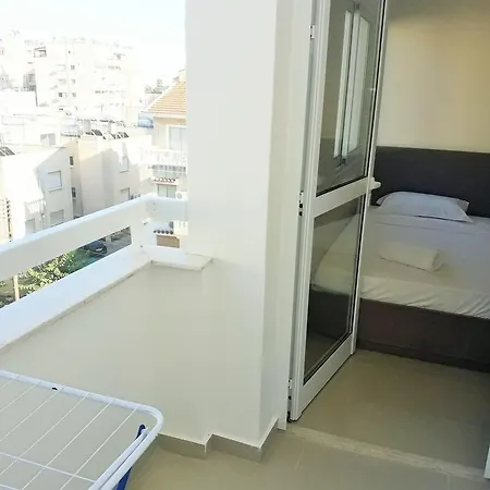 44 Tsimintia Court Апартаменты