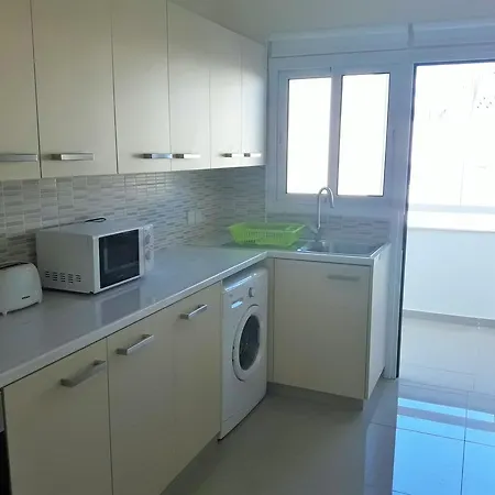 44 Tsimintia Court Ларнака