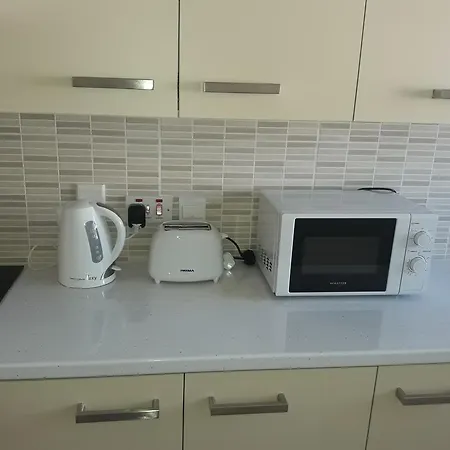 شقة 44 Tsimintia Court